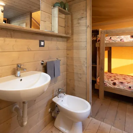 Vakantiehuis Glampingtent Zeus By Interhome *