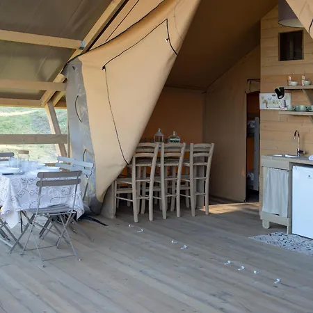 Vakantiehuis Glampingtent Zeus By Interhome *